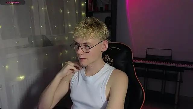 Keytaro online show from 03.22.25