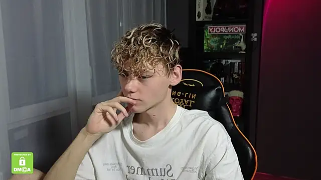 Keytaro online show from 10.20.25