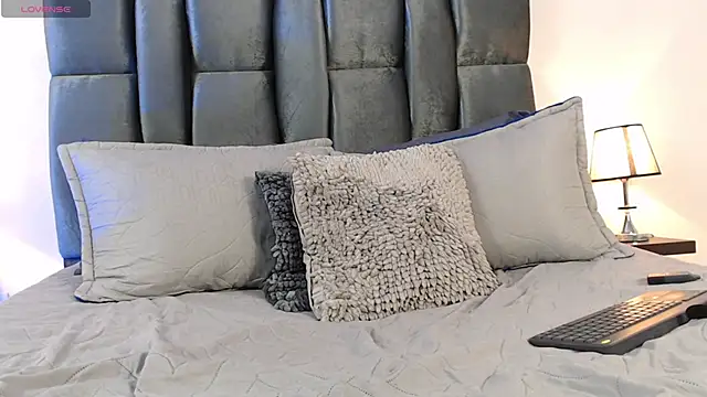 LucyGiraldo online show from 02.17.25