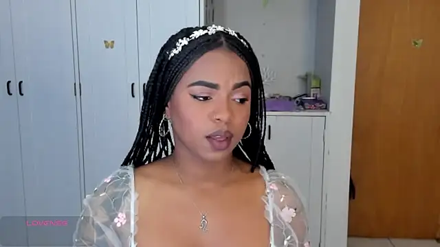 Snapshot of Marce_22 chatting on 09.28.25 Marce 22 online show from 09.28.25