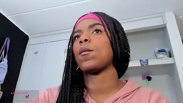 Snapshot of Marce_22 chatting on 10.02.25 Marce 22 online show from 10.02.25