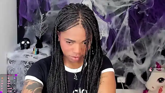 Snapshot of Marce_22 chatting on 10.20.25 Marce 22 online show from 10.20.25