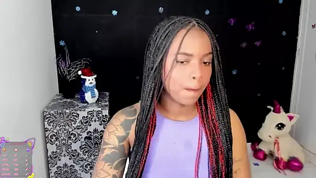 Snapshot of Marce_22 chatting on 11.23.25 Marce 22 online show from 11.23.25