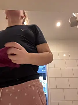 Snapshot of Fancy-Francy chatting on 03.06.25 Fancy-Francy online show from 03.06.25