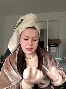 Snapshot of Fancy-Francy chatting on 03.12.25 Fancy-Francy online show from 03.12.25