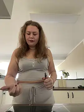 Snapshot of Fancy-Francy chatting on 03.21.25 Fancy-Francy online show from 03.21.25