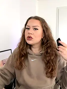 Snapshot of Fancy-Francy chatting on 10.20.25 Fancy-Francy online show from 10.20.25