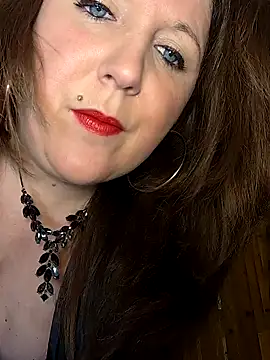 Snapshot of Candy-Desire chatting on 12.21.24 Candy-Desire online show from 12.21.24