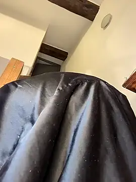 Snapshot of Candy-Desire chatting on 12.22.24 Candy-Desire online show from 12.22.24