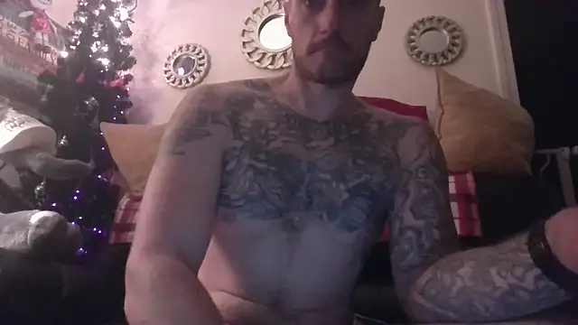 UnCuTupTheBuTT online show from 10.25.25