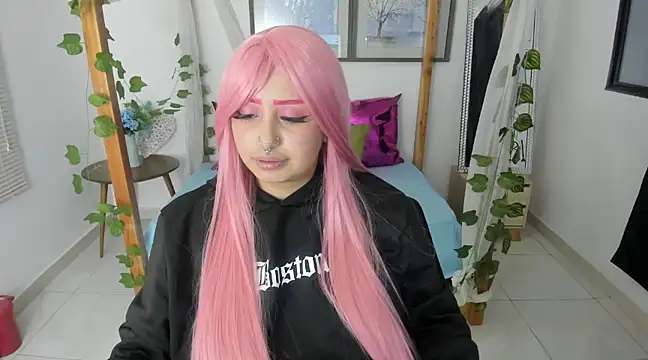 Snapshot of lussyevans24 chatting on 02.11.25 lussyevans24 online show from 02.11.25