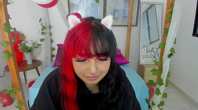 Snapshot of lussyevans24 chatting on 02.17.25 lussyevans24 online show from 02.17.25