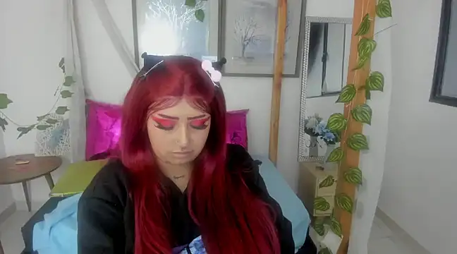 Snapshot of lussyevans24 chatting on 02.26.25 lussyevans24 online show from 02.26.25