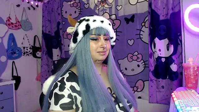 Snapshot of lussyevans24 chatting on 10.14.25 lussyevans24 online show from 10.14.25