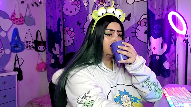 Snapshot of lussyevans24 chatting on 10.27.25 lussyevans24 online show from 10.27.25