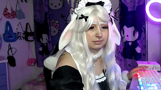 Snapshot of lussyevans24 chatting on 10.31.25 lussyevans24 online show from 10.31.25