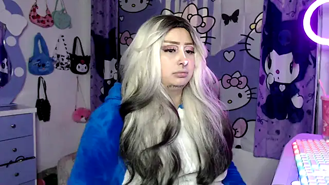 Snapshot of lussyevans24 chatting on 11.14.25 lussyevans24 online show from 11.14.25