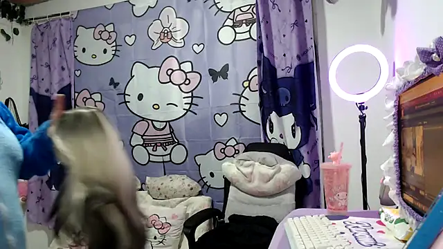 Snapshot of lussyevans24 chatting on 11.28.25 lussyevans24 online show from 11.28.25