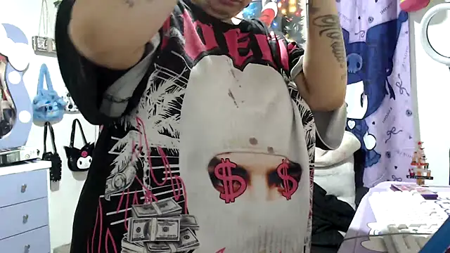 lussyevans24 online show from 12.17.25