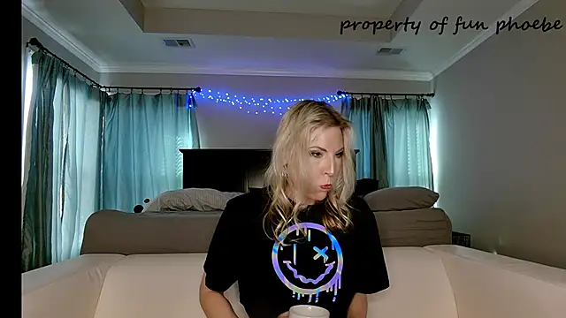 Snapshot of Fun_Phoebe chatting on 02.03.25 Fun Phoebe online show from 02.03.25