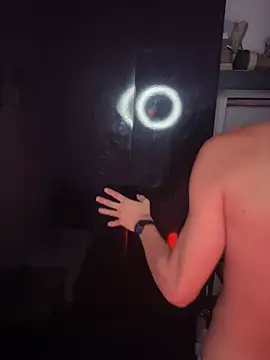 Snapshot of cybercosmiiic chatting on 03.06.25 cybercosmiiic online show from 03.06.25