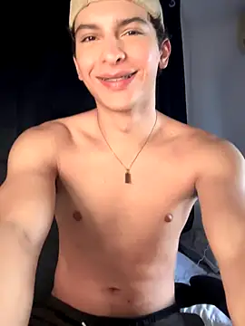 Snapshot of cybercosmiiic chatting on 09.27.25 cybercosmiiic online show from 09.27.25