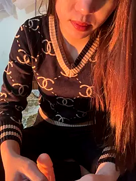 Snapshot of PussyWet_ chatting on 11.04.25 PussyWet online show from 11.04.25