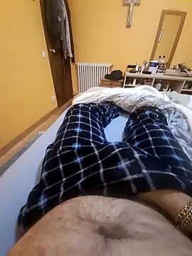 Snapshot of Escondido52 chatting on 12.14.24 Escondido52 online show from 12.14.24