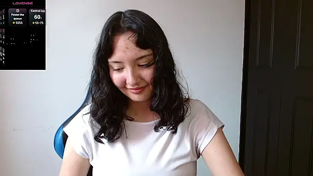 Snapshot of alexaa08 chatting on 06.26.26 alexaa08 online show from 06.26.26