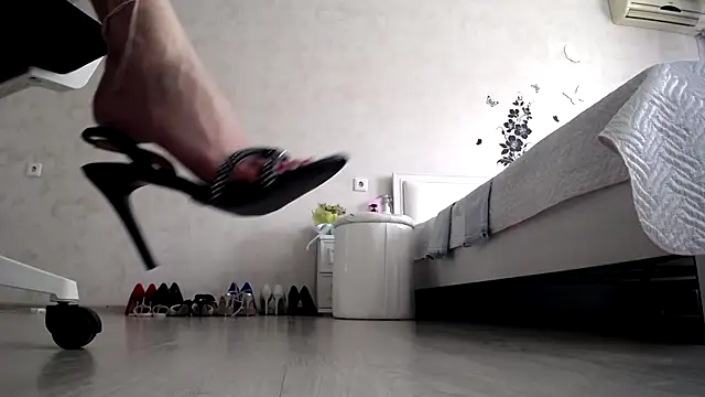 Snapshot of Devil_Goddess chatting on 02.01.25 Devil Goddess online show from 02.01.25