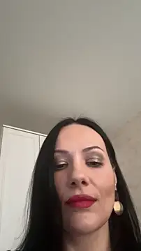 Snapshot of Devil_Goddess chatting on 10.27.25 Devil Goddess online show from 10.27.25