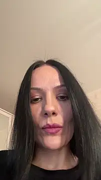 Snapshot of Devil_Goddess chatting on 11.27.25 Devil Goddess online show from 11.27.25