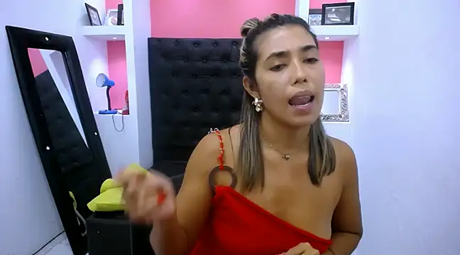 Dona Tela online show from 12.20.24