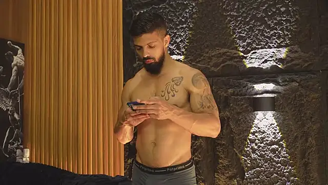 DannSaenz online show from 10.22.25