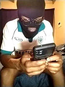 Snapshot of Convertiblechulo chatting on 12.17.24 Convertiblechulo online show from 12.17.24