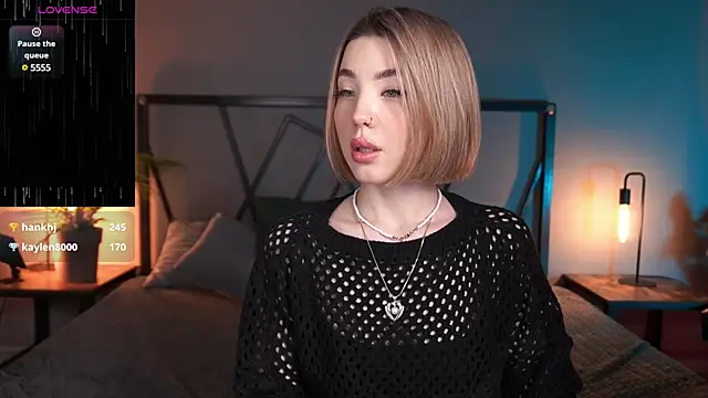 LindaThacker online show from 02.04.25