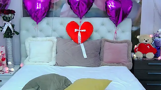 VioletUmi online show from 02.12.25