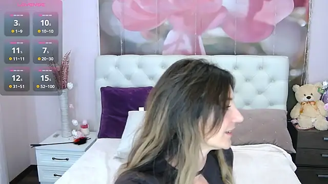 VioletUmi online show from 09.15.25