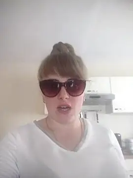Snapshot of CoddessCrystal chatting on 06.14.26 CoddessCrystal online show from 06.14.26