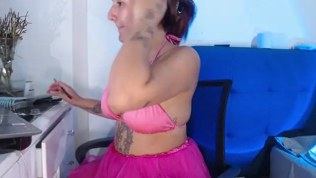 luna palmerau online show from 11.24.25