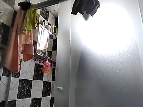 Snapshot of Binhosex2024 chatting on 10.18.25 Binhosex2024 online show from 10.18.25