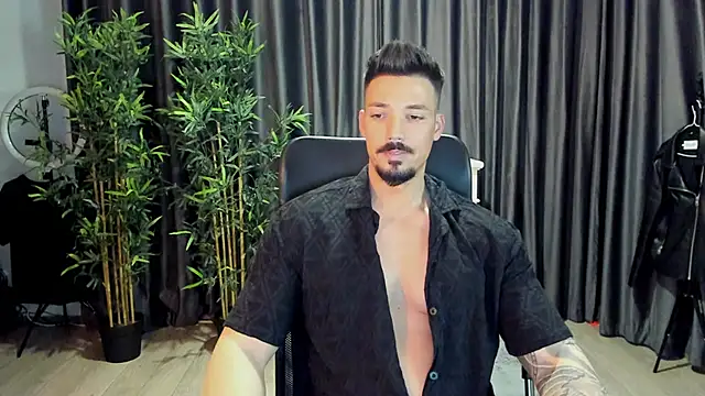 Snapshot of HaydenSpearss chatting on 02.19.25 HaydenSpearss online show from 02.19.25