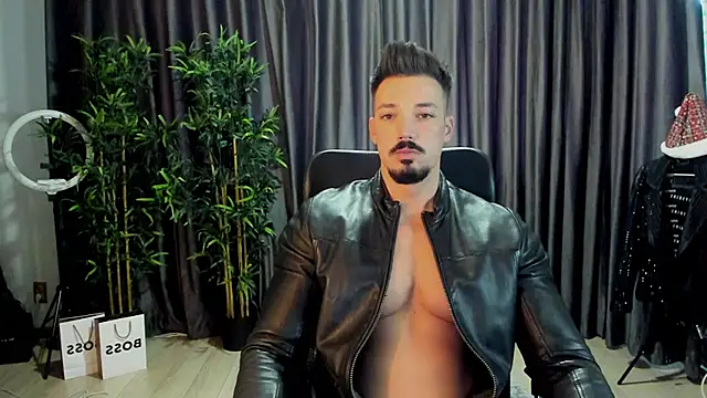 Snapshot of HaydenSpearss chatting on 11.25.25 HaydenSpearss online show from 11.25.25