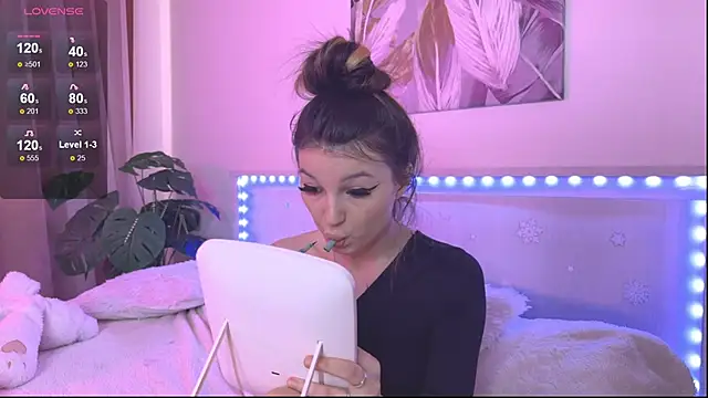 Snapshot of Veronica_leal chatting on 03.25.26 Veronica leal online show from 03.25.26