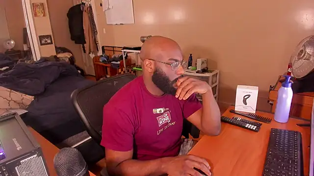 MrChuckDailyXXX online show from 01.06.25