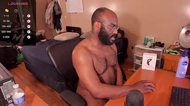 MrChuckDailyXXX online show from 03.21.25