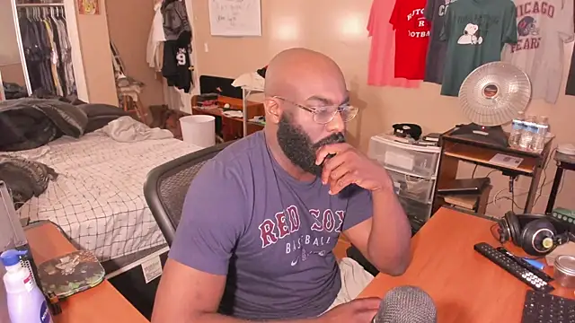 MrChuckDailyXXX online show from 11.22.25