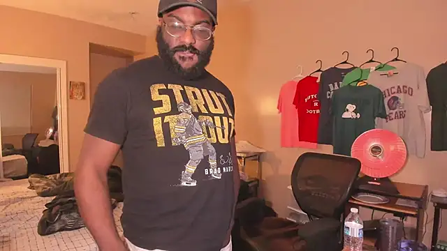 MrChuckDailyXXX online show from 12.02.25