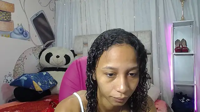 EMMA SWEETT1 online show from 12.22.25