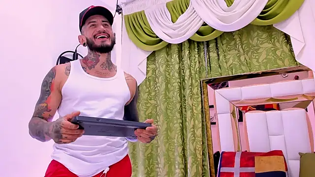 dilan scootk  online show from 11.26.25